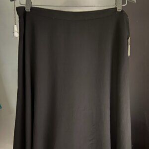 Women's BLACK Flared Skirt Size 18 Busisness  or Formal